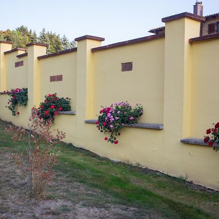 Kondics Apartmanhaz Шарвар Экстерьер фото