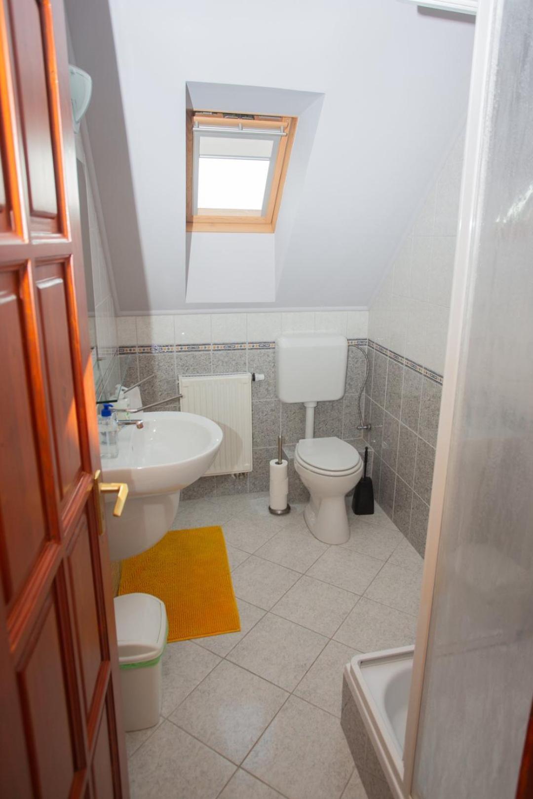 Kondics Apartmanhaz Шарвар Экстерьер фото